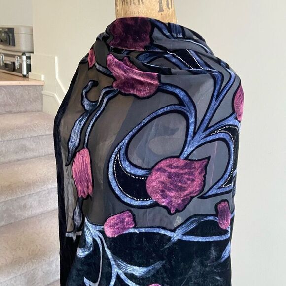 Mitchie’s Velvet Devore Floral Shawl with Rabbit Fur, 1920s-Inspired - Picture 7 of 7
